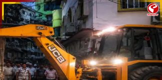 দুর্গাপুরে বুলডোজার অভিযান, ভাঙা হল তৃণমূল কার্যালয়