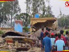 ইসিএলের তৈরি জলের ট্যাঙ্ক ভেঙে পড়ায় জলসংকটের আশঙ্কা, সমস্যায় পড়তে পারেন কয়েক হাজার বাসিন্দা
