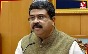 মোদি মন্ত্রিসভায় বড় রদবদলের জল্পনা, শিক্ষামন্ত্রীর পদ হারাতে পারেন ধর্মেন্দ্র প্রধান?