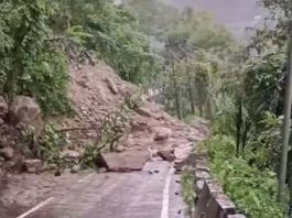 ধসে স্তব্ধ উত্তর-পূর্বের প্রবেশদ্বার! বন্ধ NH-10, সিকিম-কালিম্পংয়ের যোগাযোগ