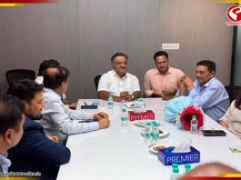 শিল্প টানতে মুম্বইয়ে শমীক ভট্টাচার্য, শিল্পপতিদের সঙ্গে করলেন বৈঠক
