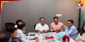 শিল্প টানতে মুম্বইয়ে শমীক ভট্টাচার্য, শিল্পপতিদের সঙ্গে করলেন বৈঠক