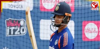 অবশেষে ভারতের জার্সিতে আন্তর্জাতিক ক্রিকেটে অভিষেক বৈভবের