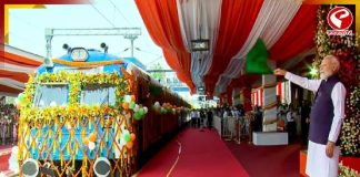 দেশের প্রথম হাইড্রোজেনচালিত ট্রেনের উদ্বোধন করলেন প্রধানমন্ত্রী নরেন্দ্র মোদি