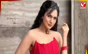 ‘বিয়ের আগে মেয়েদের সঙ্গেও সম্পর্কে ছিলাম’, উভকামী হওয়ার কথা অকপটে স্বীকার আকাঙ্ক্ষা চামোলার