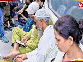 মেট্রোয় স্পিকারে গান শোনেন? এবার থেকে হেডফোন না থাকলেই ২,৫০০ টাকা জরিমানা