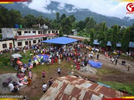 বন্যার জল নামলেও দুর্ভোগ কাটেনি, নেপালে ত্রাণ শিবিরে দিন কাটছে হাজারো মানুষের