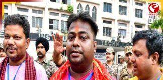 কলকাতা টিভির খবরে জের, বিপদগ্রস্থ বাড়িতে এলেন গলসির বিধায়ক