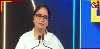 SIR-এর গেরোয় রেখা গুপ্তা, কেজরীওয়াল-সহ একাধিক হেভিওয়েটকে নোটিস নির্বাচন কমিশনের