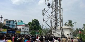 ৮ ঘণ্টা টাওয়ারের চূড়ায় ‘বাদশা’! মাংস-ভাত থেকে হেলিকপ্টার, একের পর এক দাবি, রাত সাড়ে ১১টায় সফল উদ্ধার