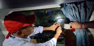দুরন্তের পর এবার রাজধানীতেও পাথর হামলা! ঝনঝনিয়ে ভাঙল এসি কামরার কাচ, আহত বাঙালি যাত্রী