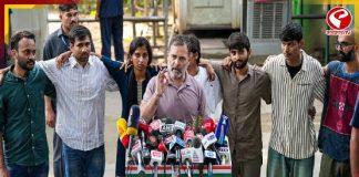 ‘এক কানে শুনতে পাচ্ছেন না কেরলের ছাত্রী’, পুলিশি লাঠিচার্জ ও হেনস্থার অভিযোগে সরব রাহুল