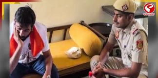 তিরঙ্গা মিছিলের আগে অভিজিৎ দীপকের বাড়িতে দিল্লি পুলিশ