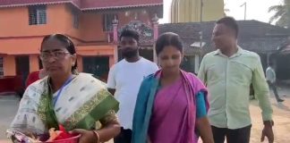 রেয়াপাড়া শিবমন্দিরে পুজো দিয়ে ভোটের ময়দানে হাসি রানি! ‘নির্বিঘ্নেই চলছে ভোট’, দাবি বিজেপি প্রার্থীর