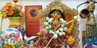 ক্লে-কাগজে মায়ের রূপ! মাত্র ১০ বছরেই ৮ ইঞ্চির দুর্গাপ্রতিমা বানিয়ে তাক লাগাল রানাঘাটের বিজ্ঞশ্রী