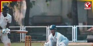 হঠাৎ উইকেটকিপিং করতে শুরু করলেন যশস্বী, কারণ কী?
