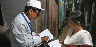 এসআইআরে বাদ পড়া ভোটারদের নাম ফেরানোর তোড়জোড়! বাড়ি বাড়ি গিয়ে ফর্ম-৬ পূরণ করাবেন বিএলওরা
