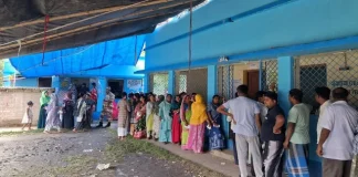রেয়াপাড়া শিবমন্দিরে পুজো দিয়ে ভোটের ময়দানে হাসি রানি! ‘নির্বিঘ্নেই চলছে ভোট’, দাবি বিজেপি প্রার্থীর